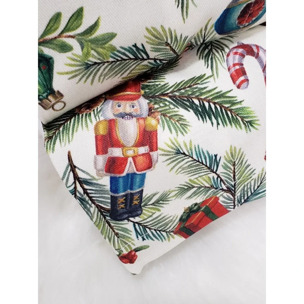 NEW Set Of 4 POTTERY BARN NOSTALGIC CHRISTMAS ICONS COTTON TWILL NAPKINS #2